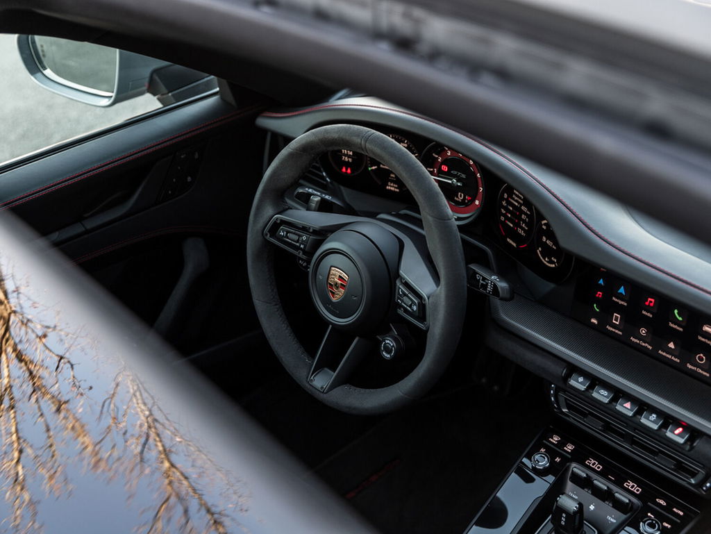 Porsche 992 Carrera 4 GTS