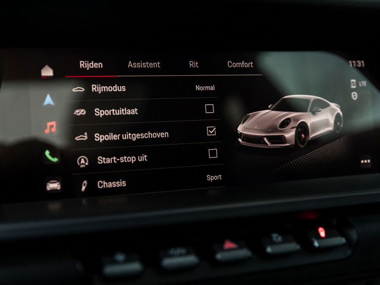 Porsche 992 Carrera 4 GTS