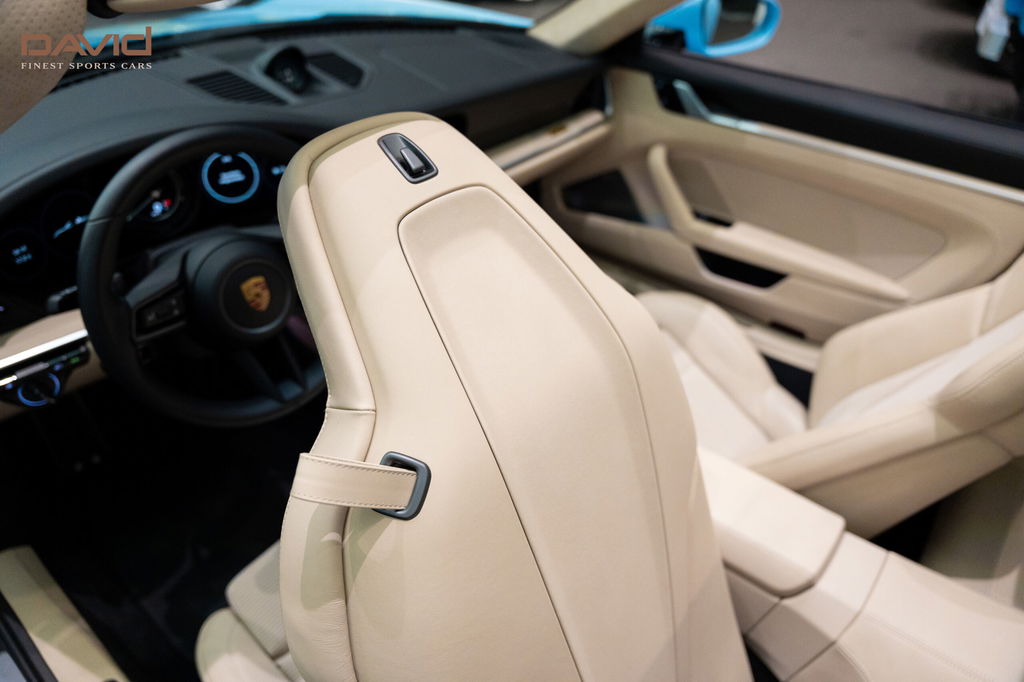 Porsche 992 Heritage Design Edition