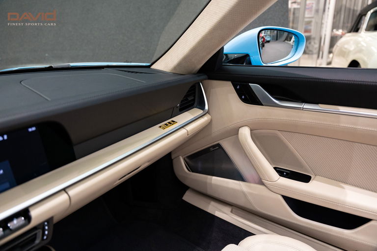 Porsche 992 Heritage Design Edition