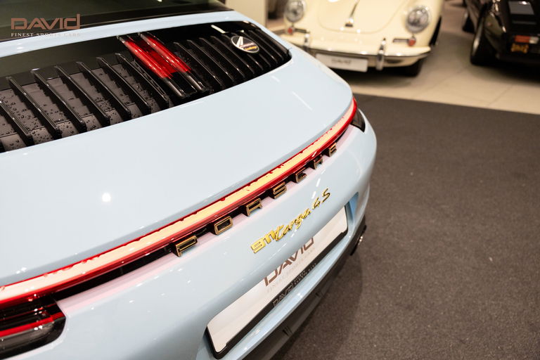 Porsche 992 Heritage Design Edition