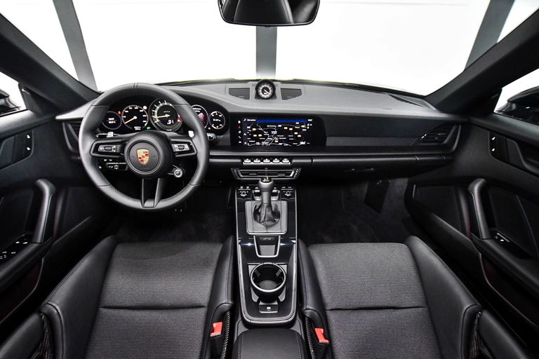 Porsche 992 GT3 Touring