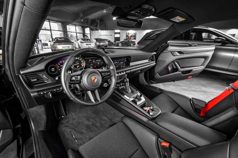 Porsche 992 GT3 Touring