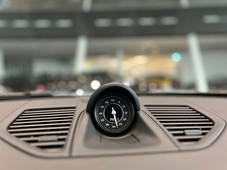 Porsche 992 Sport Classic