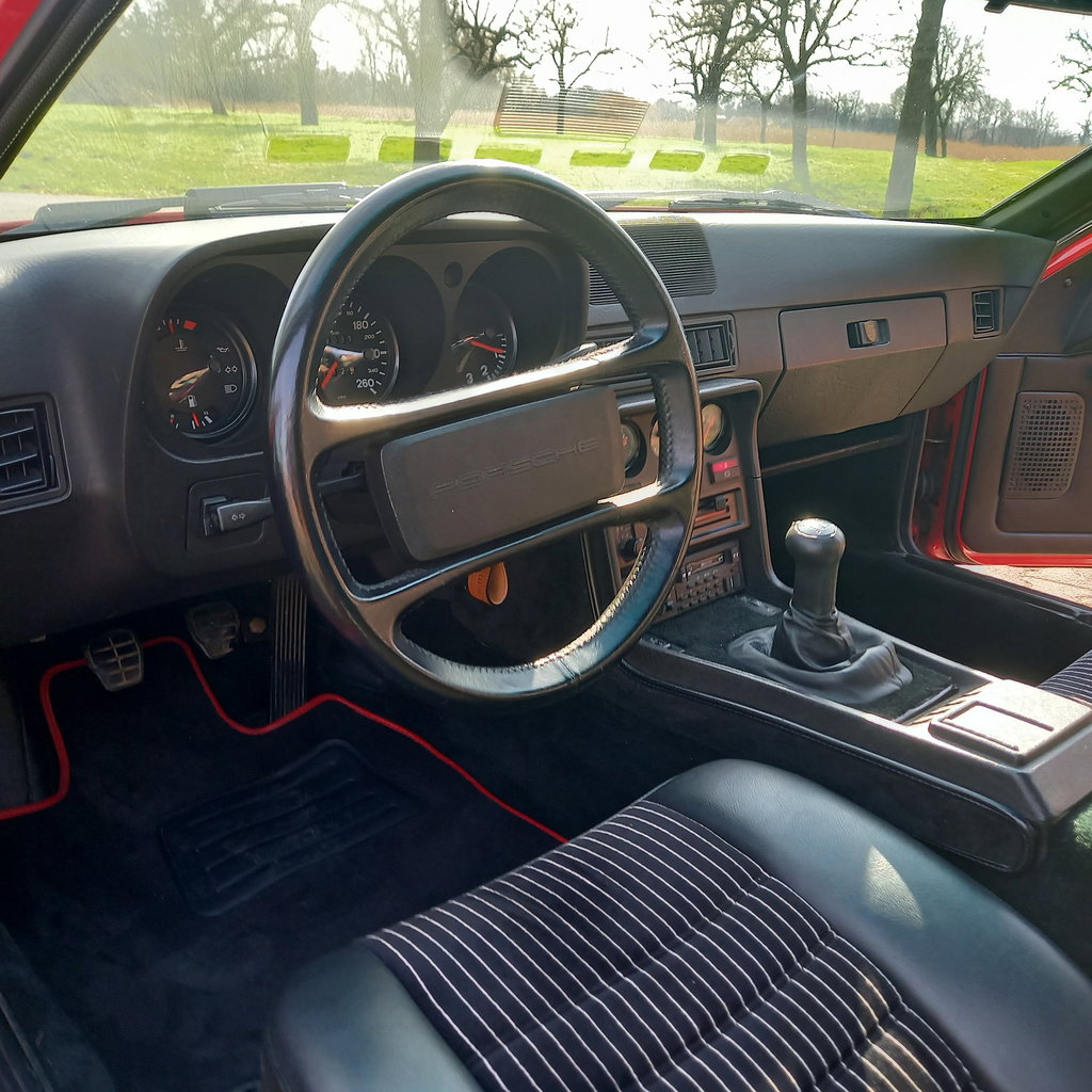 Porsche 924 S
