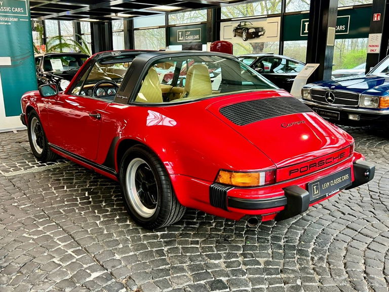 Porsche 911 Carrera 3.2