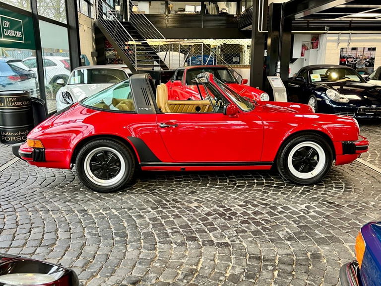Porsche 911 Carrera 3.2