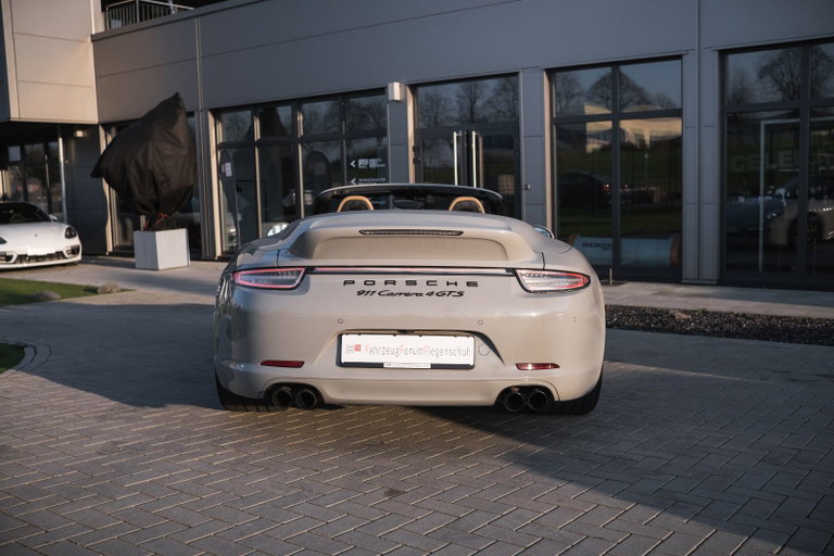 Porsche 991 Carrera 4 GTS