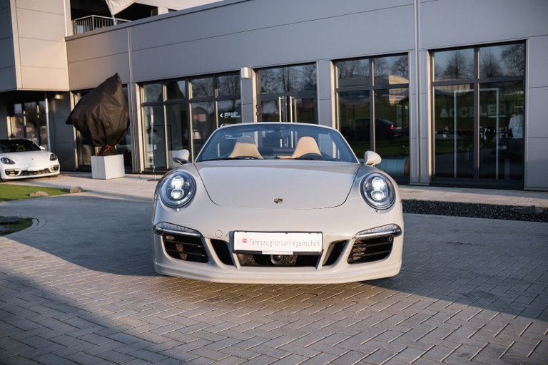 Porsche 991 Carrera 4 GTS