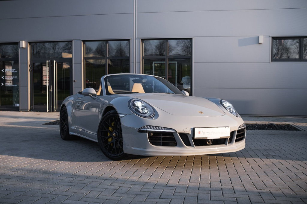Porsche 991 Carrera 4 GTS