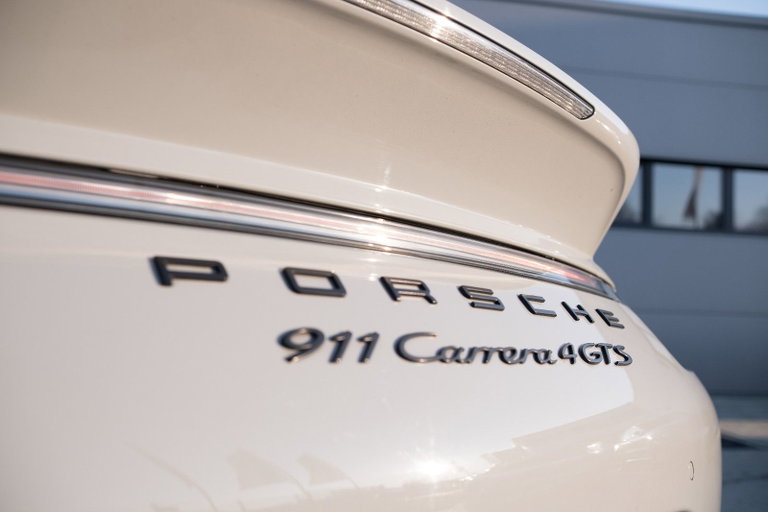 Porsche 991 Carrera 4 GTS