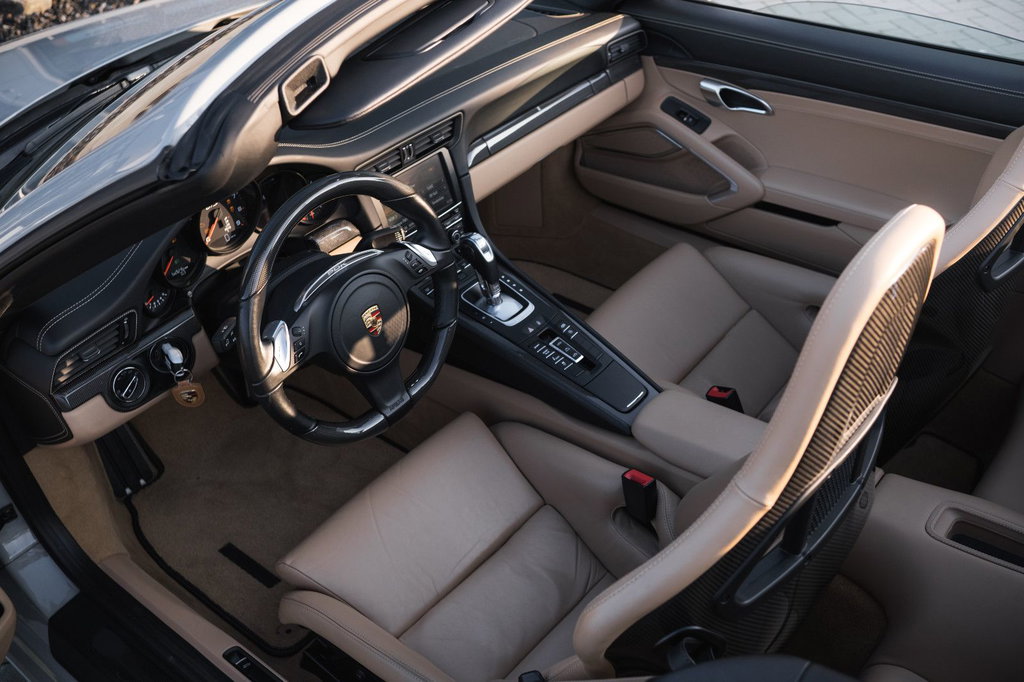 Porsche 991 Carrera 4 GTS