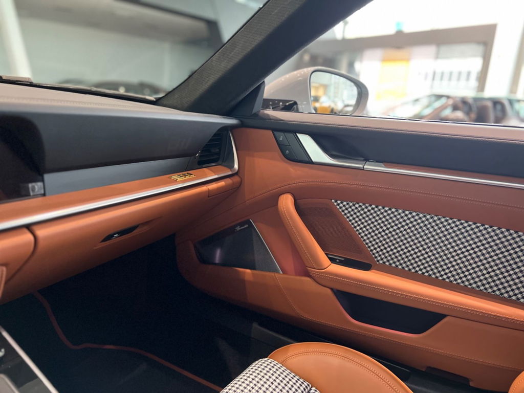 Porsche 992 Sport Classic