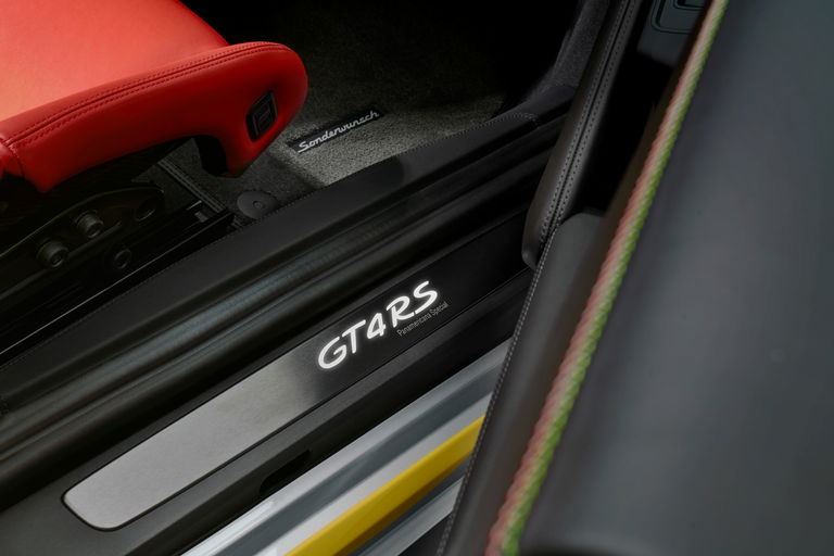 Porsche 718 Cayman GT4 RS