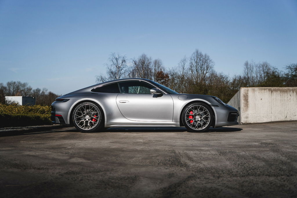Porsche 992 Carrera 4S