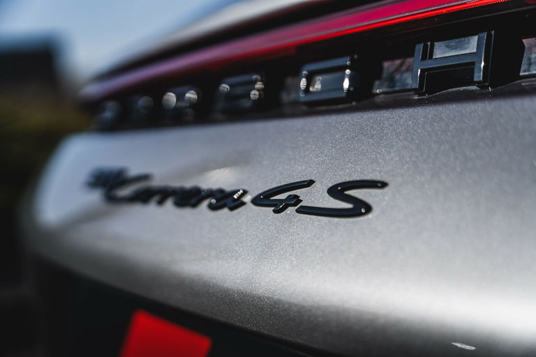 Porsche 992 Carrera 4S