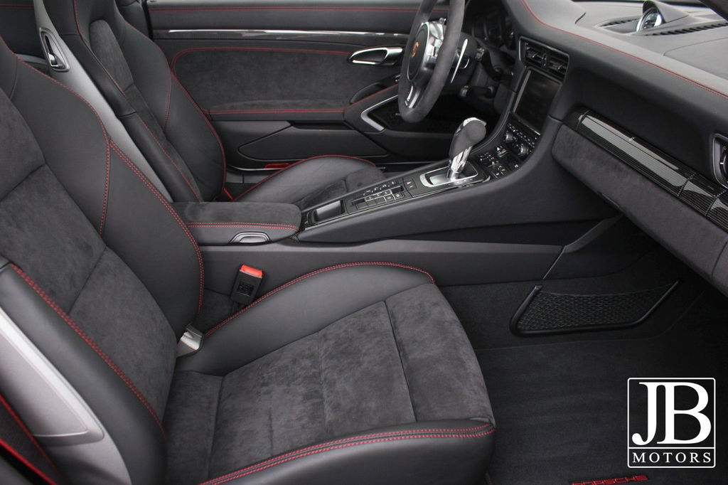 Porsche 991.2 Carrera GTS