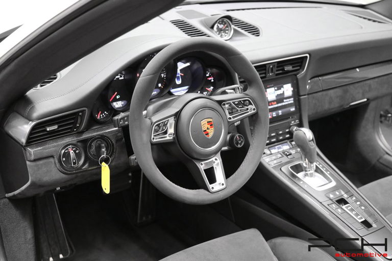 Porsche 991.2 Carrera 4 GTS