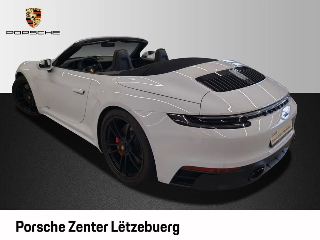 Porsche 992 Carrera 4 GTS