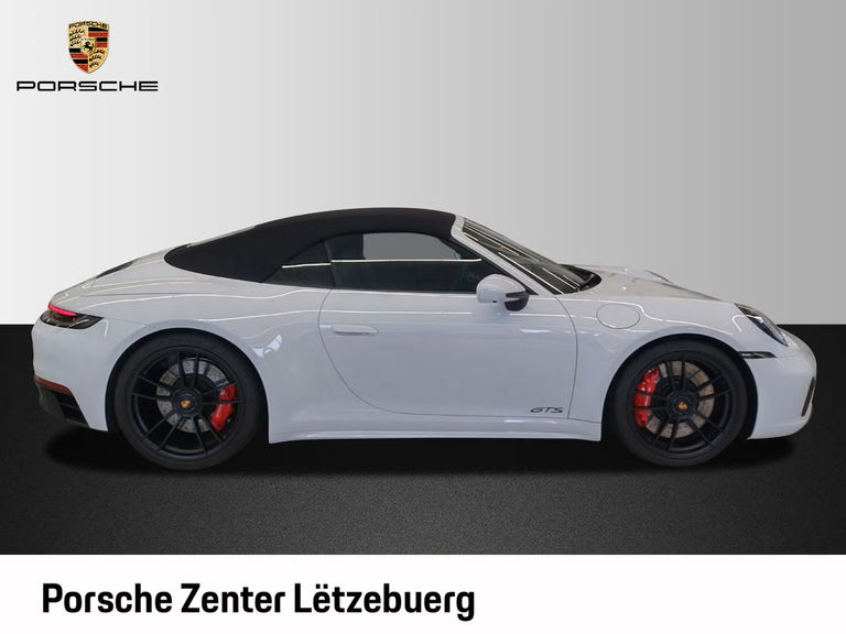 Porsche 992 Carrera 4 GTS