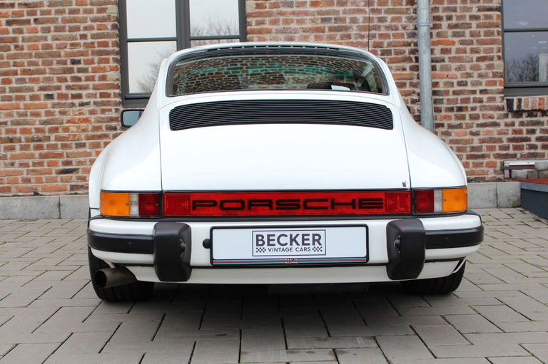 Porsche 911 Carrera 3.2