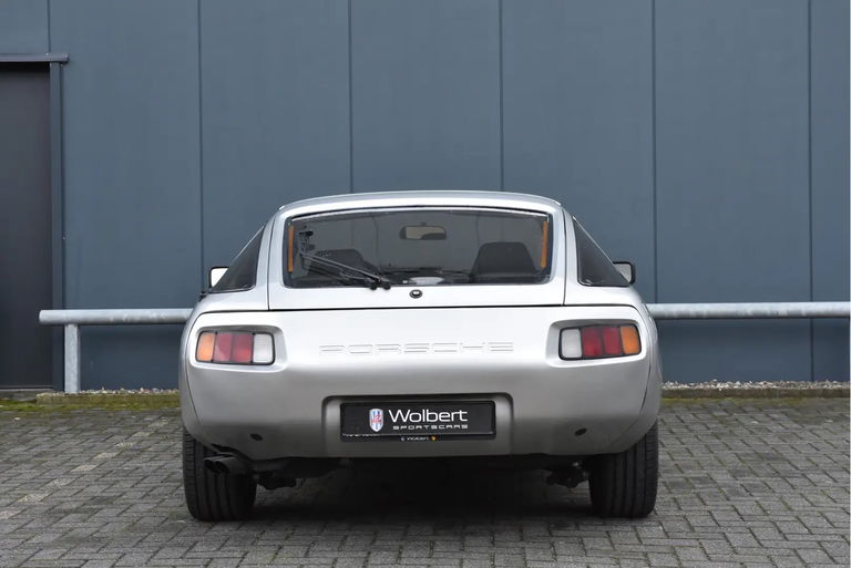 Porsche 928