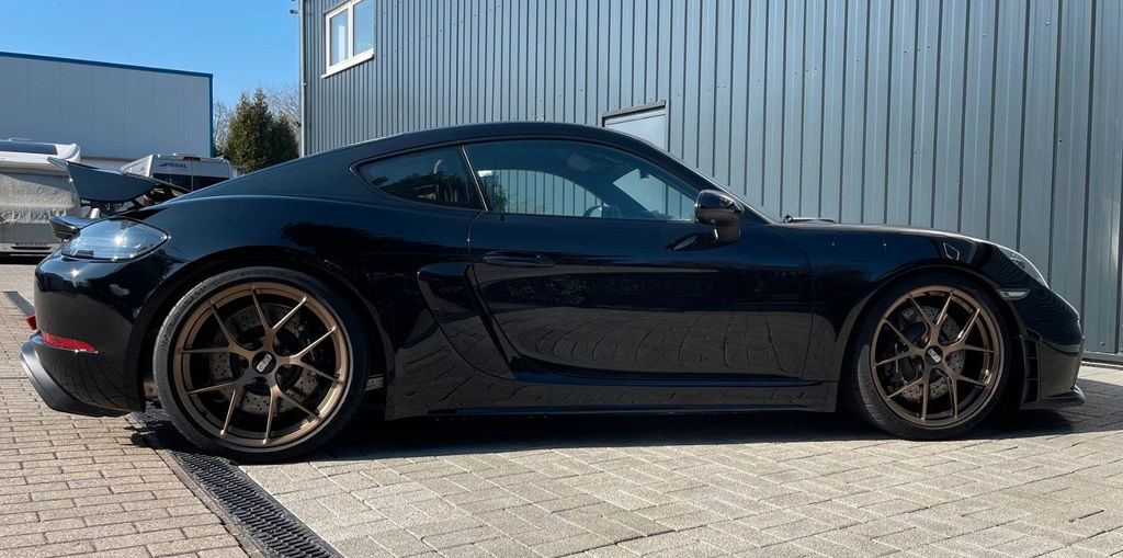 Porsche 718 Cayman GT4