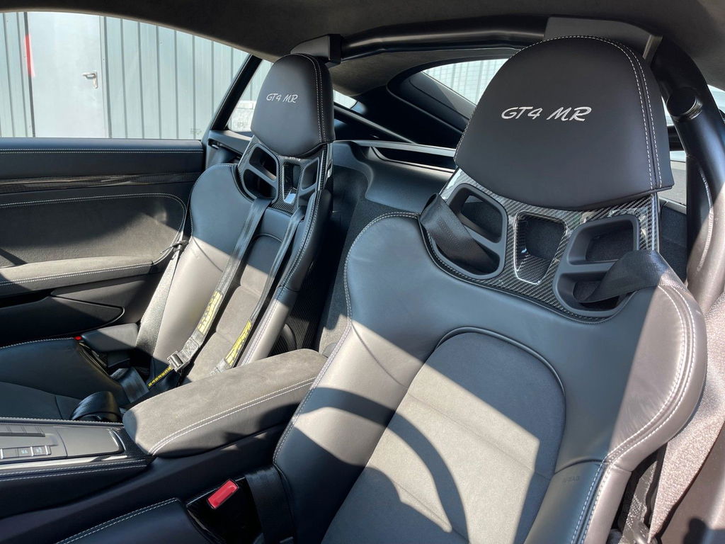 Porsche 718 Cayman GT4