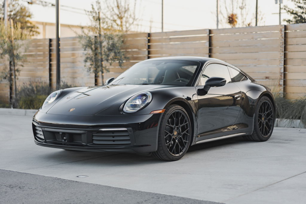 Porsche 992 Carrera