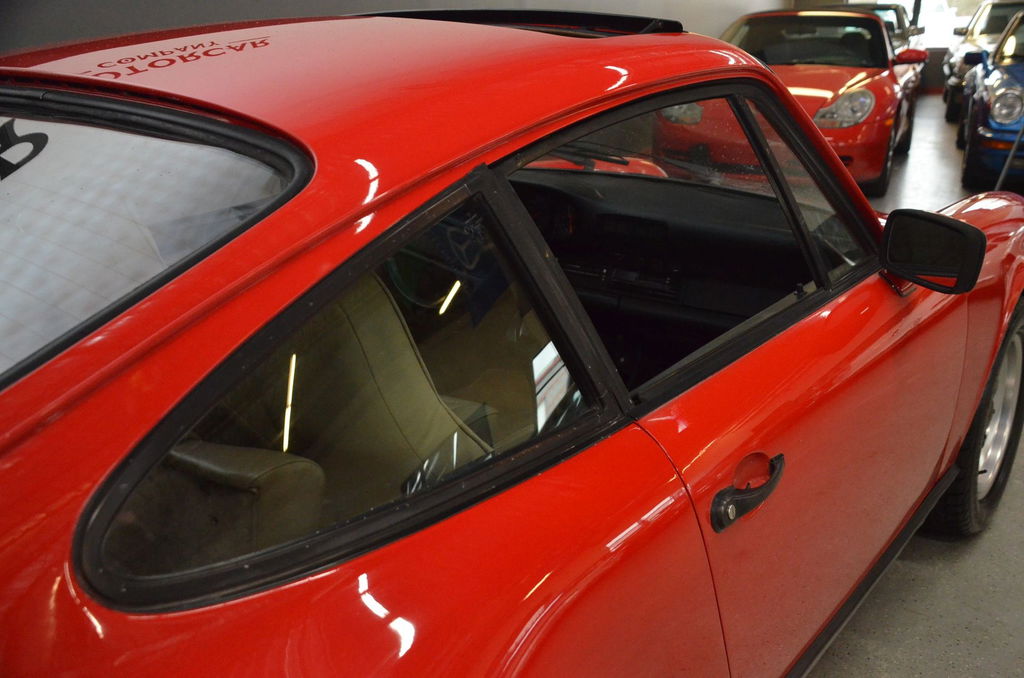 Porsche 911 Carrera 3.2 (US)