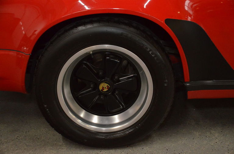 Porsche 911 Carrera 3.2 (US)