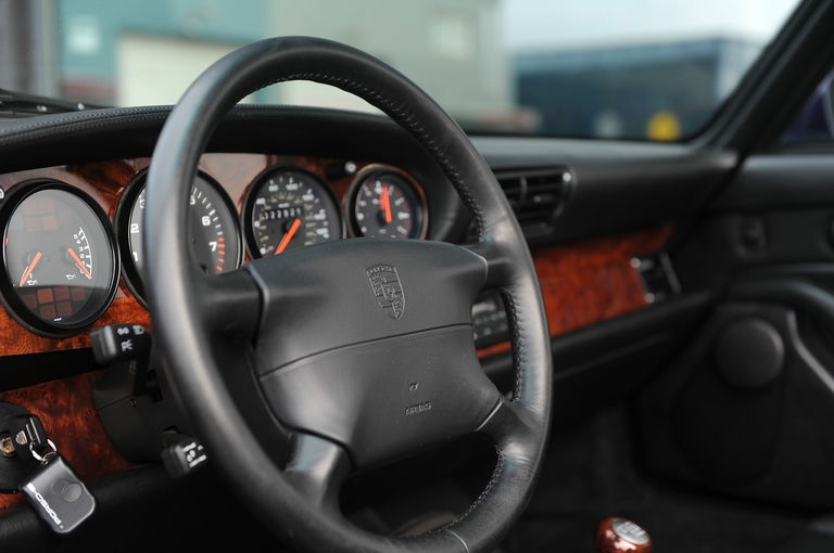 Porsche 993 Carrera 4