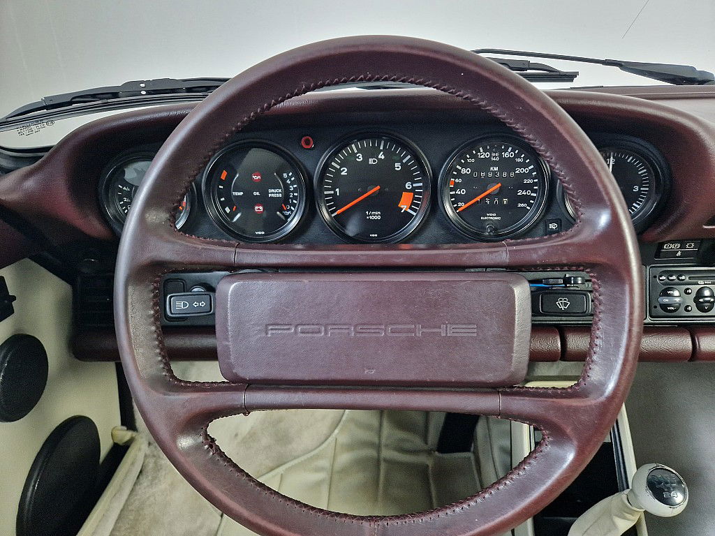 Porsche 911 Carrera 3.2