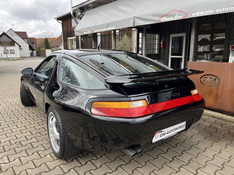 Porsche 928 GTS