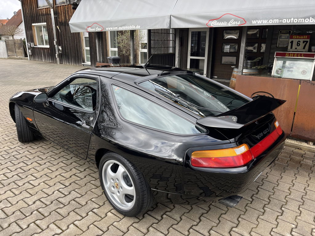 Porsche 928 GTS