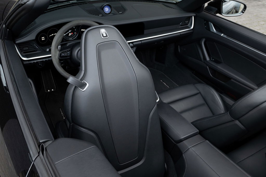 Porsche 992 Carrera 4S