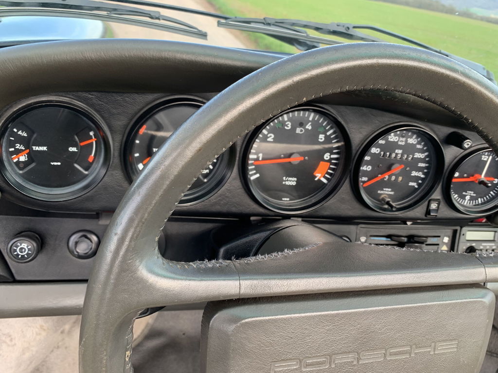 Porsche 911 Carrera 3.2