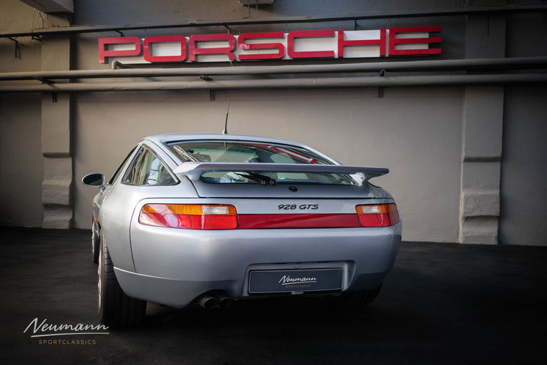 Porsche 928 GTS
