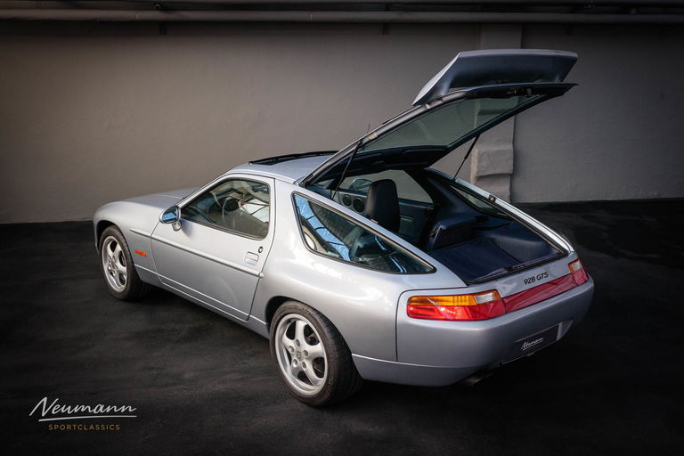 Porsche 928 GTS