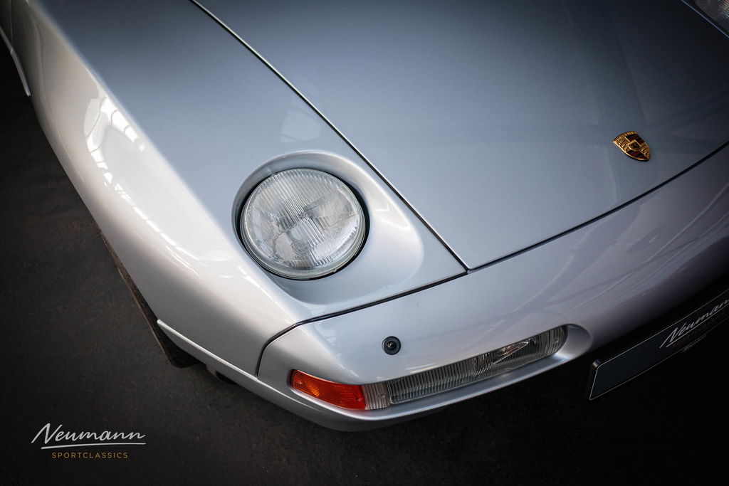 Porsche 928 GTS