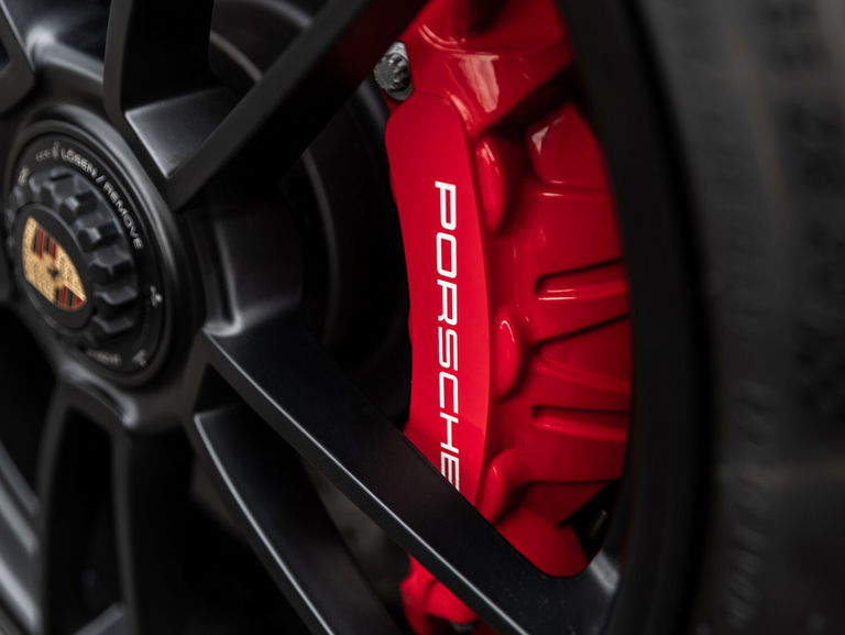 Porsche 992 Carrera 4 GTS