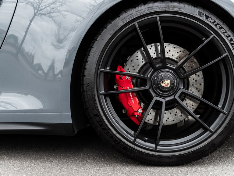 Porsche 992 Carrera 4 GTS