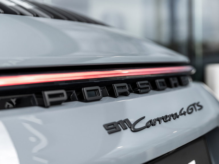 Porsche 992 Carrera 4 GTS