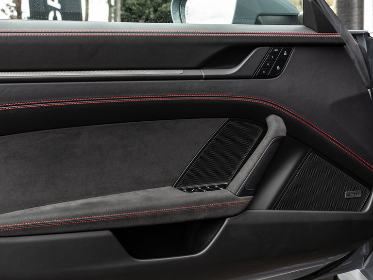Porsche 992 Carrera 4 GTS