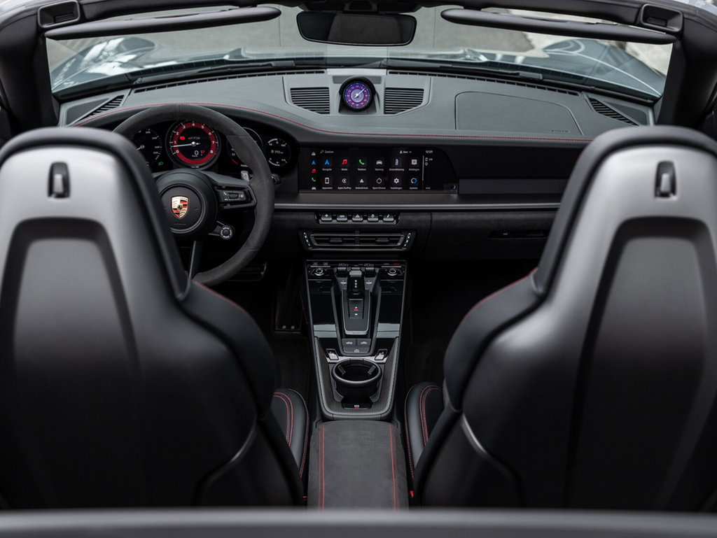 Porsche 992 Carrera 4 GTS