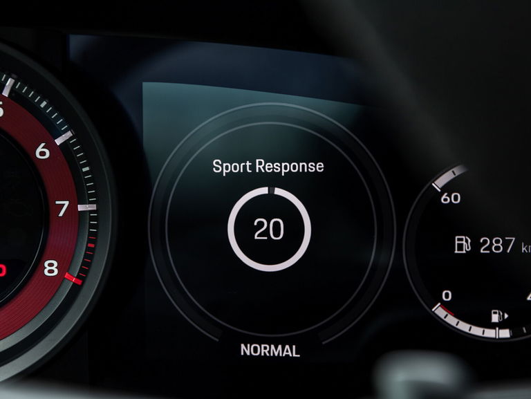 Porsche 992 Carrera 4 GTS