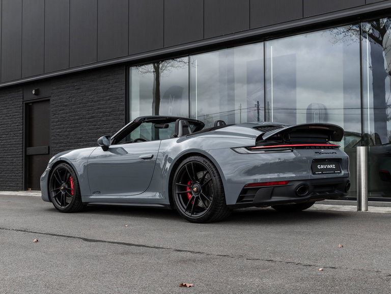 Porsche 992 Carrera 4 GTS