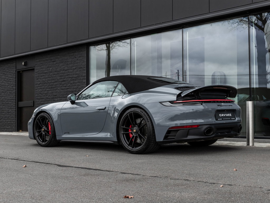 Porsche 992 Carrera 4 GTS