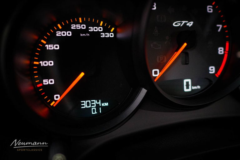 Porsche 981 Cayman GT4