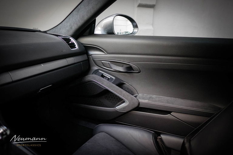 Porsche 981 Cayman GT4